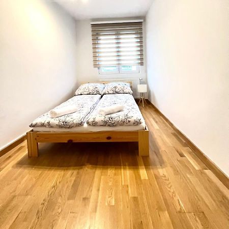 Spacious Apartment With Terrace Wien Exteriör bild