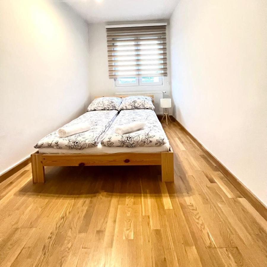 Spacious Apartment With Terrace Wien Exteriör bild