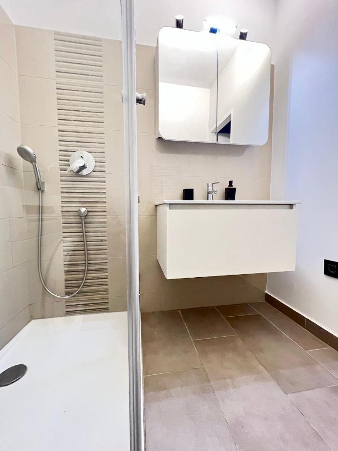 Spacious Apartment With Terrace Wien Exteriör bild