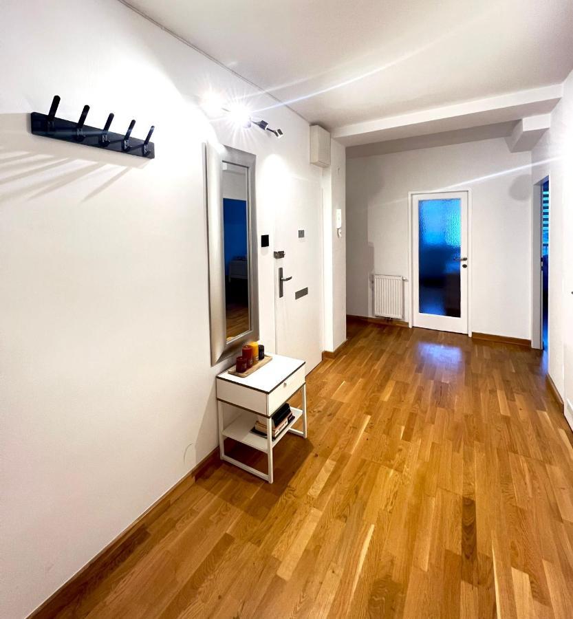 Spacious Apartment With Terrace Wien Exteriör bild