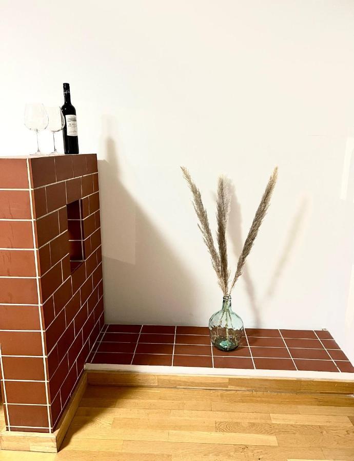 Spacious Apartment With Terrace Wien Exteriör bild